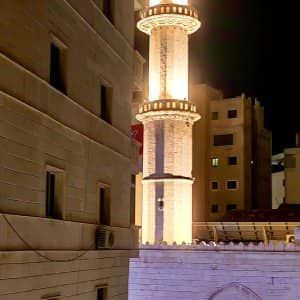 شقة للبيع في الشيخ ضاهر اللاذقيه